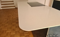 Silestone Arbeitsplatte Blanco Maple mit gerundeter Ecke