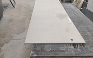 Produktion - Trani Ivory CTX - Basic Keramik Arbeitsplatte mit Unterbauausschnitt