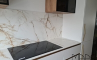 Ceranfeld in der Calacatta Gold Porcelanosa Arbeitsplatte