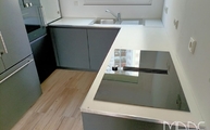 Moderne Küche in Köln mit Extra Statuario Infinity Arbeitsplatten
