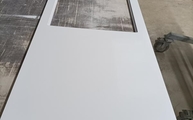 Produktion - Iconic White Silestone Arbeitsplatte mit Ausschnitt