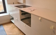 Küche in Köln mit Iconic White Silestone Arbeitsplatten
