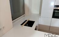 Unterbauspüle in der Iconic White Silestone Arbeitsplatte