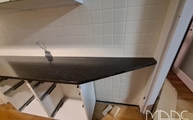 Schrägschnitte in den Black Pearl Granit Arbeitsplatte