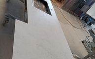 Produktion - Ausklinkung in der Kovik Dekton Arbeitsplatte