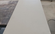 Produktion - Sasea Dekton Arbeitsplatte mit gefasten Kanten