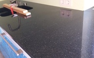 Star Galaxy Granit Arbeitsplatten in der IKEA Küche montiert