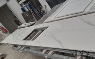 Produktion - Statuario Michelangelo Level Keramik Arbeitsplatte mit Ausschnitt