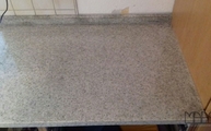 Granit Imperial White mit polierter Oberfläche und 3,0 cm Stärke
