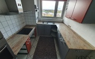 Küche in Köln mit neuen Arbeitsplatten aus dem Granit Ivory Brown / Shivakashi 