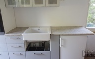 Küchenzeile mit Granit Arbeitsplatten Kashmir White