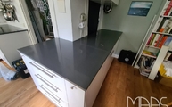 Marengo Silestone Arbeitsplatte mit L-förmiger Arbeitsplatte