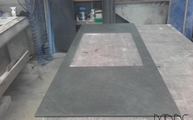 Produktion - Level Keramik Arbeitsplatte Slate Black mit Ausschnitt