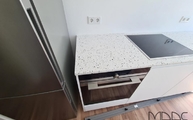 YU002 Terrazzo White Diresco Arbeitsplatten in 2 cm