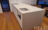 Kücheninsel in Königswinter mit Ardesia Bianco Laminam Arbeitsplatte und Seitenwange