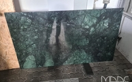 Lieferung der Marmor Tischplatte Verde Guatemala in Kreuztal