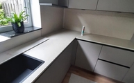 Montage der Danae Dekton Arbeitsplatten und Rückwände