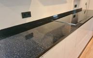Ceranfeld in der Star Gate Granit Arbeitsplatte