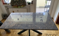 Sternfuß mit Paradiso Chiaro Granit Tischplatte 