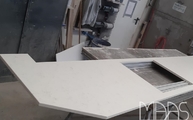 Produktion - Ausklinkung in der Snowy Ibiza Silestone Arbeitsplatte