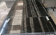 Produktion - Polierte Rayban Granit Arbeitsplatten