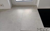 Satinierte Oberflächen der Dekton Arbeitsplatten Lunar