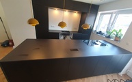 Montage in Mettmann der Domoos Dekton Arbeitsplatten und Seitenwange