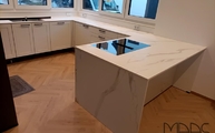 Küche in Mönchengladbach mit Calacatta Oro Infinity Arbeitsplatten