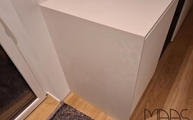 4011 Coldburst Concrete Caesarstone Seitenwange mit Arbeitsplatte verklebt