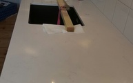 Ausschnitte in der Caesarstone Arbeitsplatte