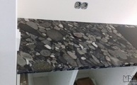Marinace Nero Granit mit polierter Oberfläche und 3,0 cm Stärke