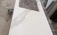 Produktion - Opera Dekton Arbeitsplatte mit Ausschnitt