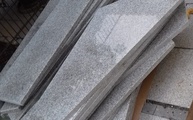 Lieferung der Granit Trittstufen aus dem Material Padang Cristallo TG 34