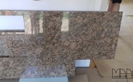 Polierte Oberflächen der Granit Arbeitsplatten Giallo Veneziano