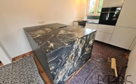 Küche in Neumünster mit Belvedere Granit Arbeitsplatten
