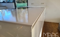 Polierte Blanco Zeus Extreme Silestone Arbeitsplatte