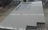 Produktion - 4130 Clamshell Caesarstone Arbeitsplatte mit Ausklinkungen