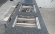 Produktion - Steel Grey Granit Arbeitsplatte mit Ausschnitten