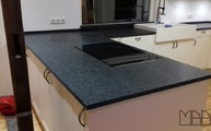 Küche in Overath mit Steel Grey Granit Arbeitsplatten