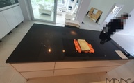 Devil Black Granit Arbeitsplatte auf der Kücheninsel montiert