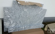 Granit Podest und Setzstufen Viscont White in Potsdam geliefert