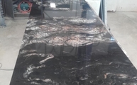 Produktion - Black Cosmic Granit Arbeitsplatte in 2 cm Stärke