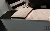 Lieferung der Marmor Fliesen Nero Marquina und Bianco Gioia Venatino in Schlier bei Ravensburg