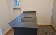 Kücheblock mit Kelya Dekton Arbeitsplatte