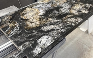 Produktion - Black Cosmic Granit Arbeitsplatte in 2 cm