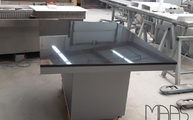 Produktion - Nero Assoluto India Granit Tischplatte mit polierter Oberfläche