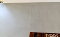Montage der zwei Grey Concrete Level Keramik Arbeitsplatten