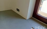 Ausklinkungen in der Grey Concrete Level Keramik Arbeitsplatte