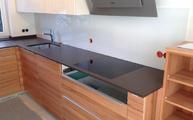 Küche mit der Silestone Arbeitsplatte Merope