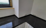 Ausklinkungen in der Imperial Black Select Level Keramik Arbeitsplatte